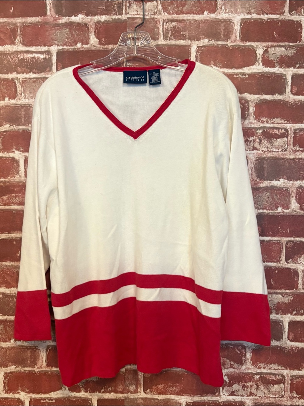 NWOT Liz Claiborne  90s White Sweater with Red Trim and Navy Label